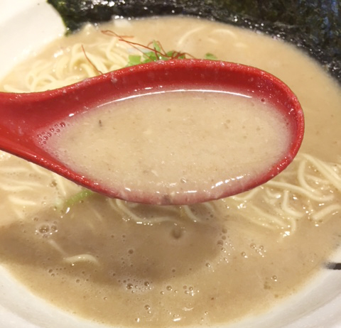 鶏神の濃厚スープ